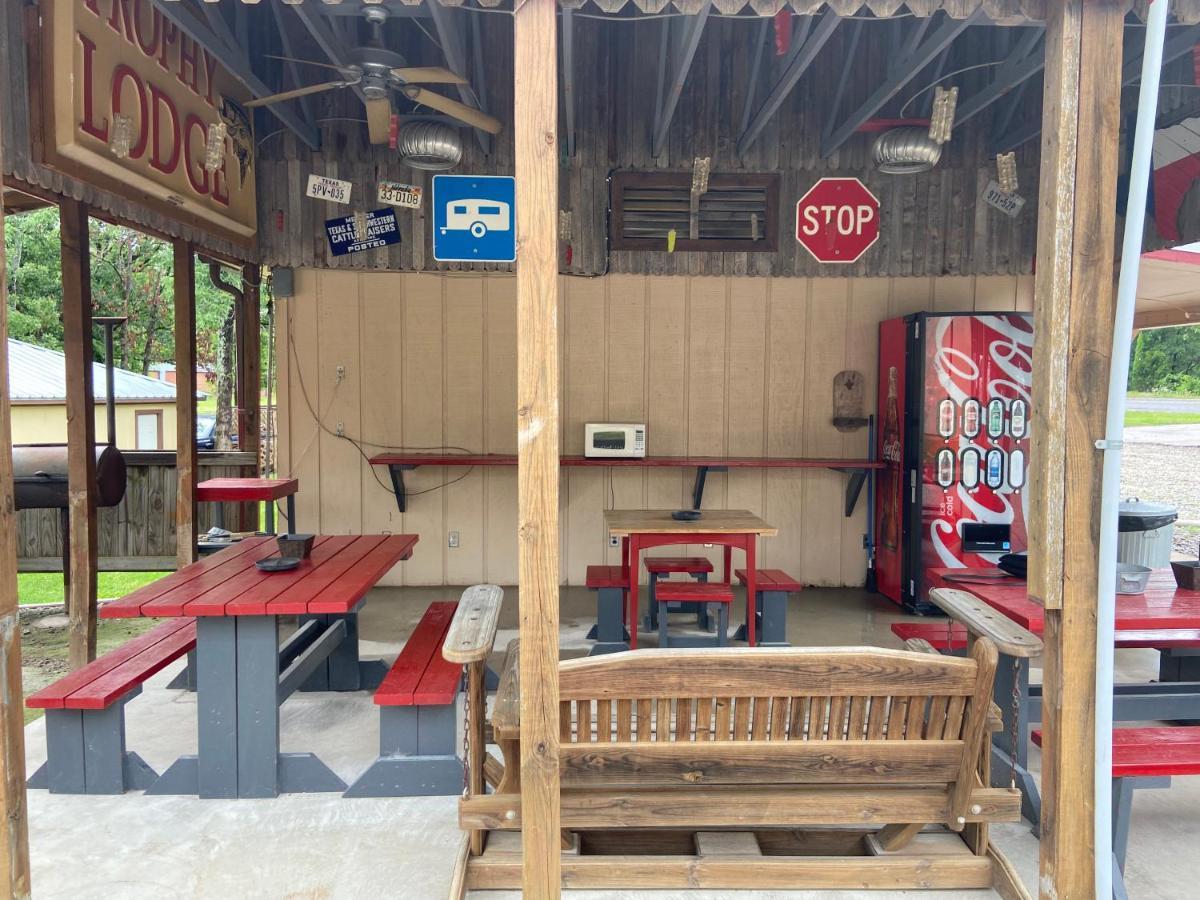 Reel Inn And Lodge Quitman Exterior photo