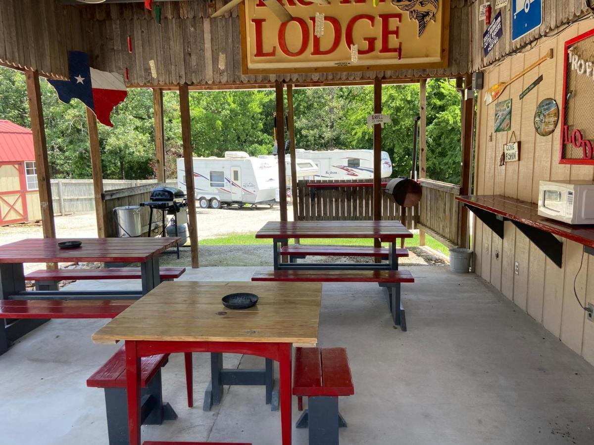 Reel Inn And Lodge Quitman Exterior photo