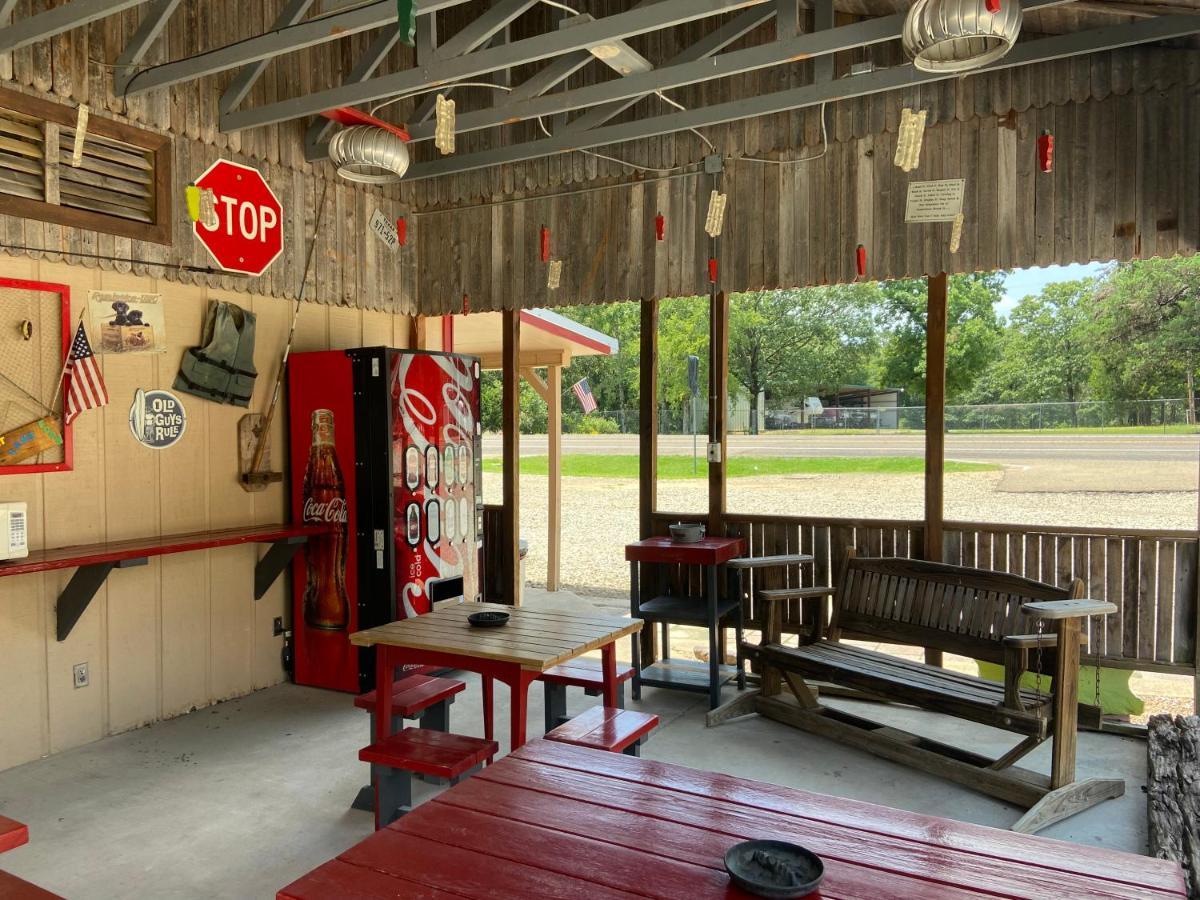 Reel Inn And Lodge Quitman Exterior photo