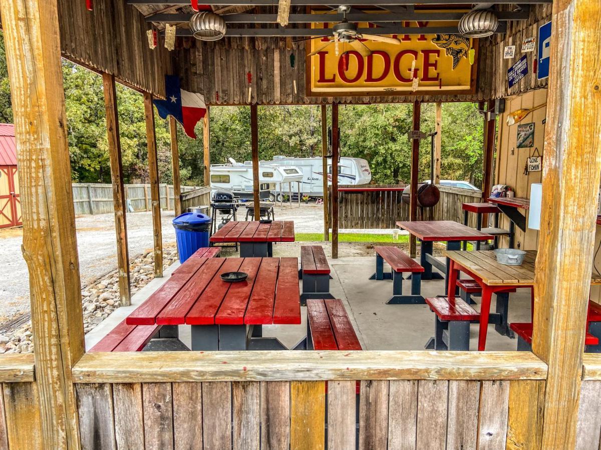 Reel Inn And Lodge Quitman Exterior photo